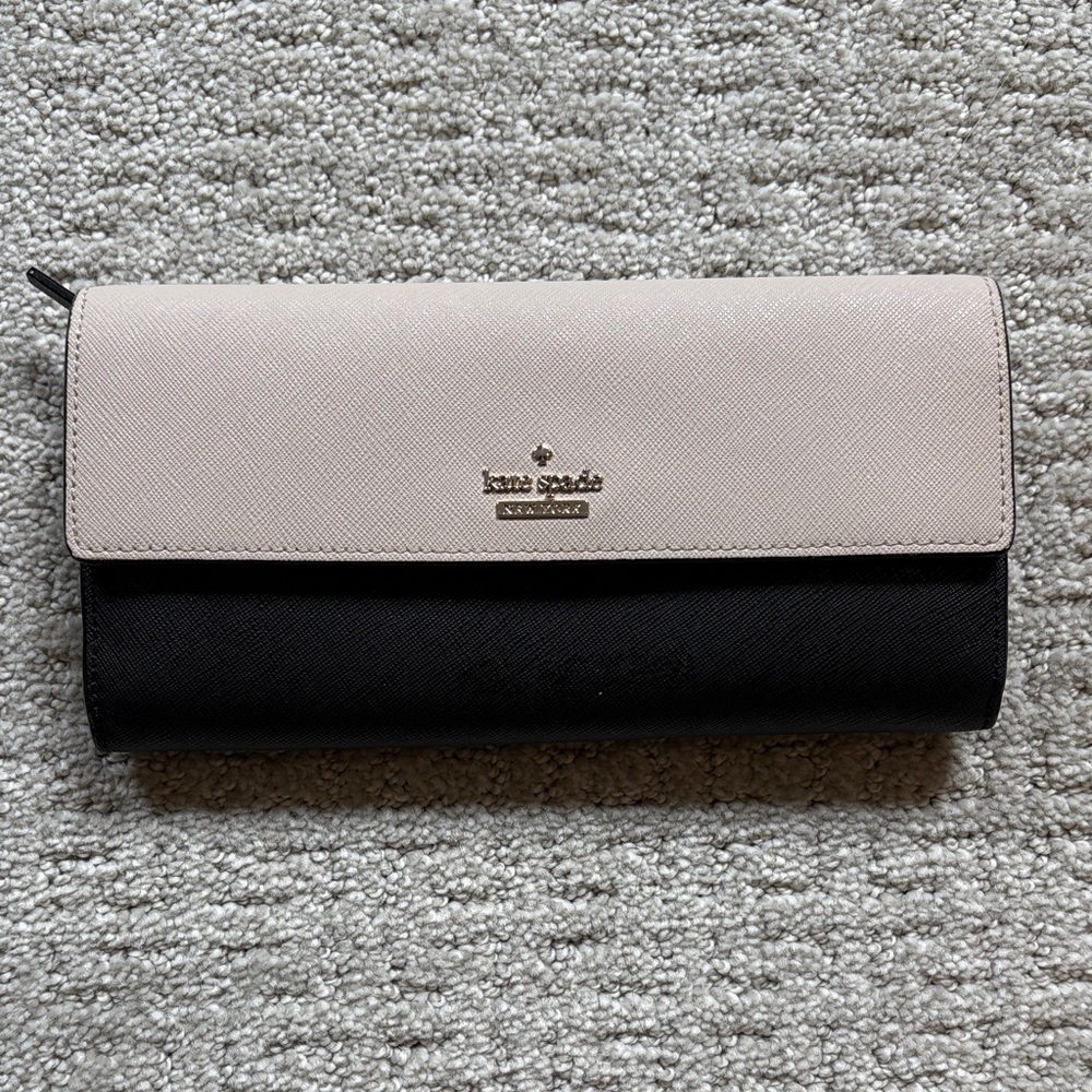 Kate Spade Cameron Street Kinsley Wallet Black and Cream